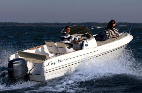 Открытый катер c подвесным мотором - Cap-Ferret 552 - B2 marine - с центральной консолью / макс. 6 человек / Т-образная верхняя часть