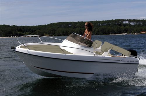 Моторная лодка с каютой c подвесным мотором - Cap-ferret 522 - B2 marine - открытая / с кабиной / солнечная ванна
