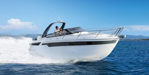 Прогулочный катер с каютой с внутренним мотором - S30 - BAVARIA YACHT - открытый / с двойной консолью / спортивный