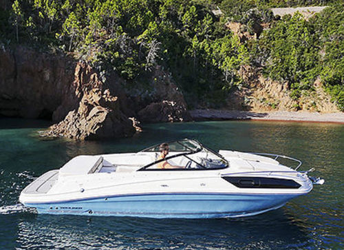 Прогулочный катер с каютой с внутренним мотором - VR6 Cuddy - Bayliner - дизельный / открытый / с двойной консолью