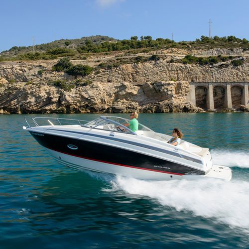 Прогулочный катер с каютой с внутренним мотором - 742R - Bayliner - дизельный / открытый / с двойной консолью