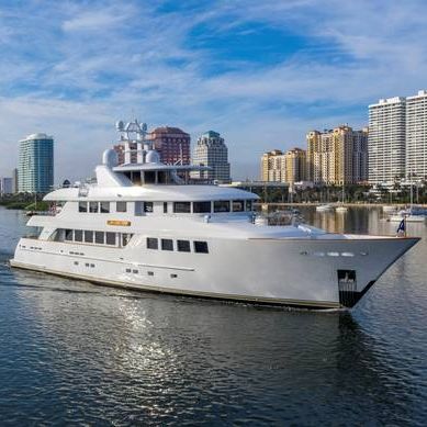 Круизная супер-яхта - LADY GAYLE MARIE - Burger Boat Company - с приподнятой рулевой рубкой / 5 кают / корпус водоизмещающего типа