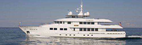 Быстрая мега-яхта - INGOT - Burger Boat Company - традиционная / с приподнятой рулевой рубкой / корпус водоизмещающего типа