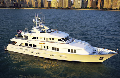 Круизная супер-яхта - SIS W - Burger Boat Company - традиционная / с флайбриджем / 4 каюты