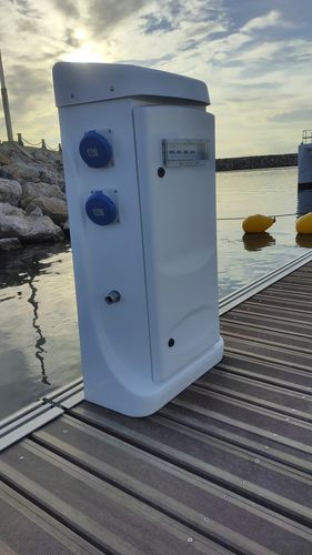Стойка со встроенным освещением - ONDINE - GCEI FRANCE - для распределения электроэнергии / для распределения воды / для понтона