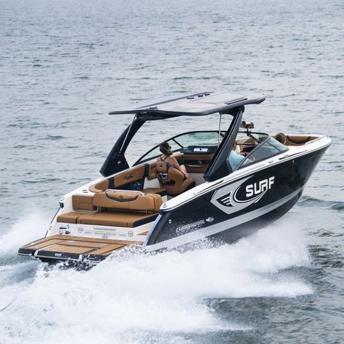 Небольшой катер с внутренним мотором - 28 SURF - Chaparral - с двойной консолью / боурайдер / открытый