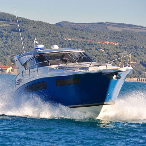 Быстроходный катер с внутренним мотором - T440 SF Elba - Tuccoli - Technology Boats - дизельный / двухмоторный / корпус глиссирующего типа