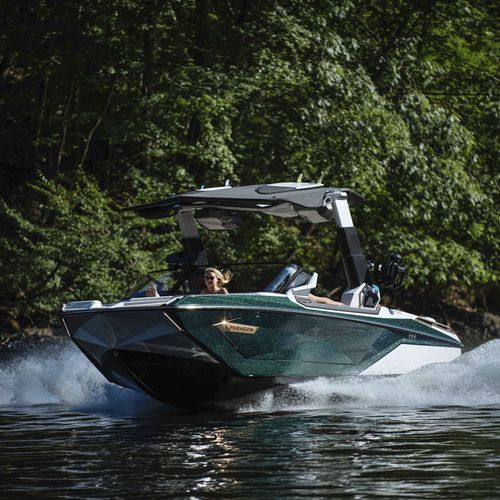 Небольшой катер для вейксерфа - G23 PARAGON - Nautique Boat Company - с внутренним мотором / с двойной консолью / боурайдер