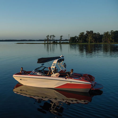 Небольшой катер для вейксерфа - SUPER AIR G23 - Nautique Boat Company - с внутренним мотором / с двойной консолью / боурайдер