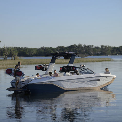 Небольшой катер с внутренним мотором - G25 - Nautique Boat Company - с двойной консолью / боурайдер / открытый