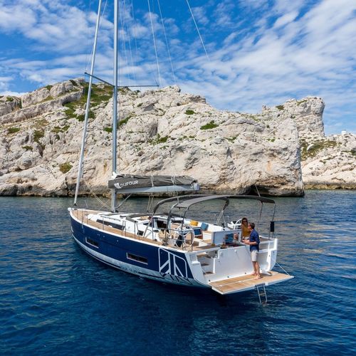 Круизная парусная яхта - 530 - Dufour Yachts - для регаты / 3 каюты / 4 каюты