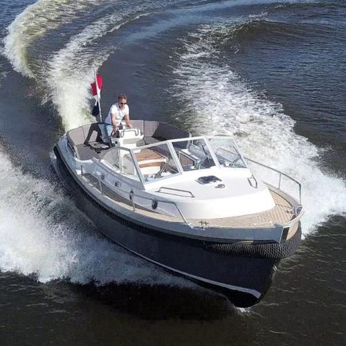 Прогулочный катер с каютой с внутренним мотором - Intercruiser 27 - Interboat - открытый / с центральной консолью / речной