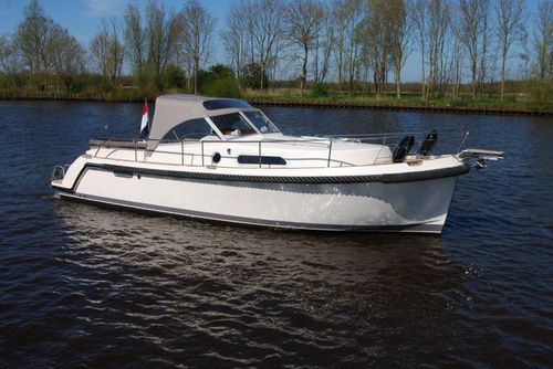 Быстроходный катер с внутренним мотором - Intercruiser 32 - Interboat - открытый / с центральной консолью / с кабиной