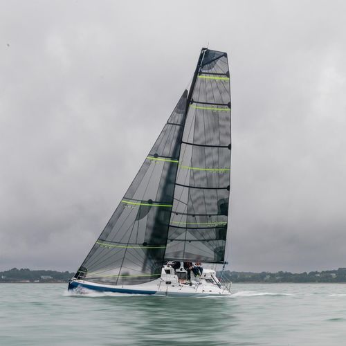 Однотипный парусник - SUN FAST 30 ONE DESIGN - Jeanneau - Sailboats - регата / бушприт