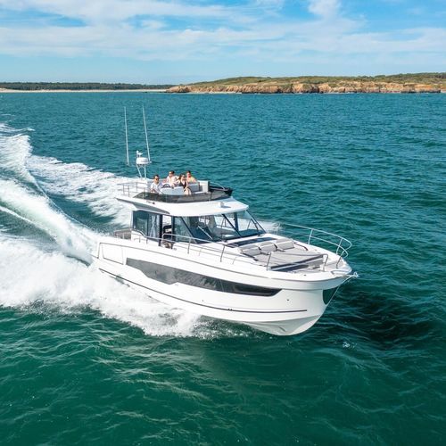 Быстроходный катер c подвесным мотором - MERRY 1295 FLY - Jeanneau - Motorboats - трехмоторный / с флайбриджем / круизный