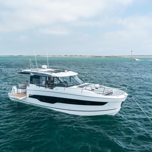 Быстроходный катер c подвесным мотором - MERRY FISHER 1295 COUPE - Jeanneau - Motorboats - трехмоторный / хардтоп / с рулевой рубкой