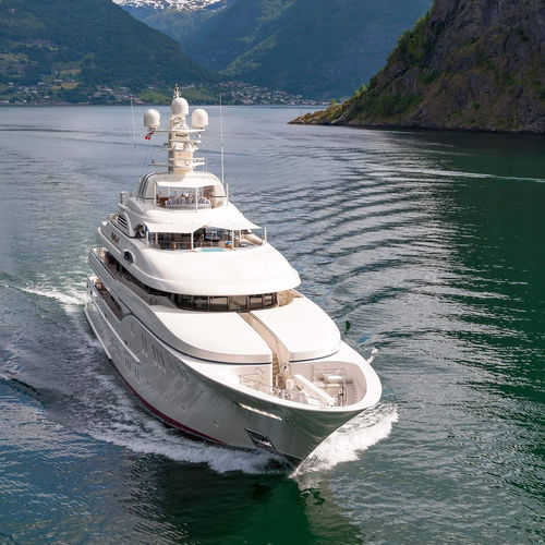 Круизная мега-яхта - LADY KATHRYN V - Lurssen Yachts - с флайбриджем