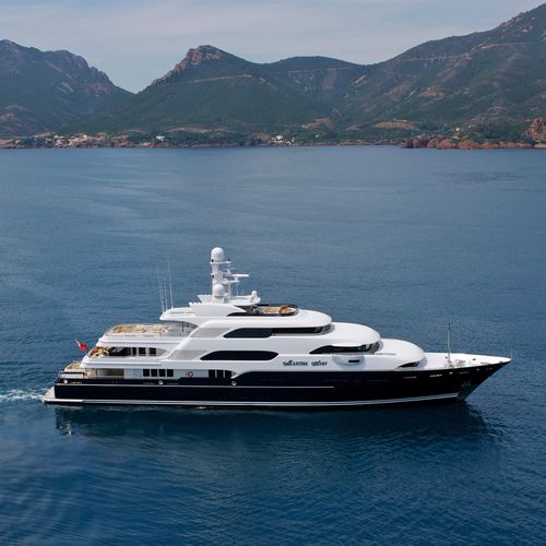 Круизная мега-яхта - HORIZONS III - Lurssen Yachts - с приподнятой рулевой рубкой / корпус водоизмещающего типа