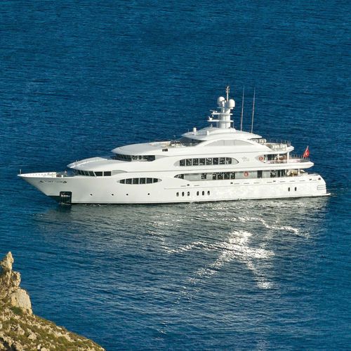 Круизная мега-яхта - VIVE LA VIE  - Lurssen Yachts - с рулевой рубкой