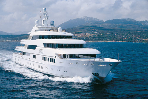 Круизная мега-яхта - SAINT NICOLAS - Lurssen Yachts - с приподнятой рулевой рубкой