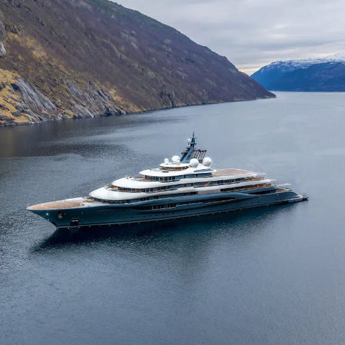 Круизная мега-яхта - FLYING FOX - Lurssen Yachts - с приподнятой рулевой рубкой / с бассейном / с вертодромом