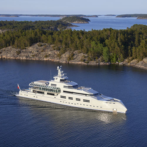 Круизная мега-яхта - NORN - Lurssen Yachts - с приподнятой рулевой рубкой / с вертодромом