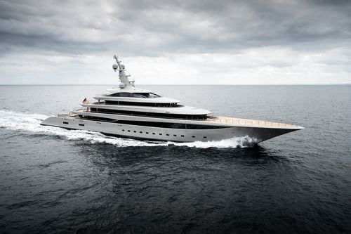 Круизная мега-яхта - Nixie - Lurssen Yachts - с приподнятой рулевой рубкой