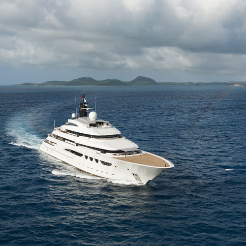 Круизная мега-яхта - QUATTROELLE - Lurssen Yachts - с приподнятой рулевой рубкой / с бассейном / с вертодромом