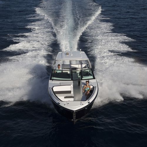 Небольшой катер с внутренним мотором - 378SS - Monterey Boats - двухмоторный / с двойной консолью / боурайдер