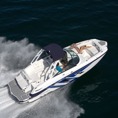Небольшой катер с внутренним мотором - M6 - Monterey Boats - с двойной консолью / боурайдер / открытый