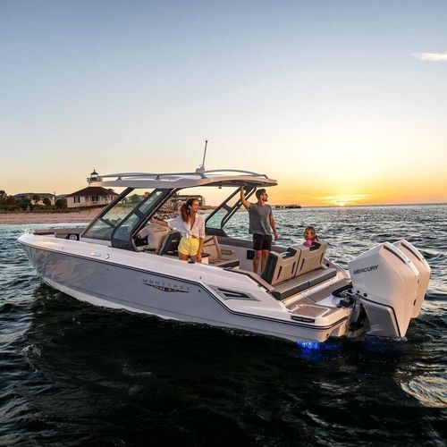 Небольшой катер c подвесным мотором - ELITE 30 OB - Monterey Boats - двухмоторный / с двойной консолью / боурайдер