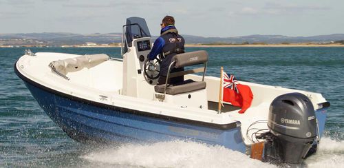 Открытый катер c подвесным мотором - Fastliner 19 - Orkney Boats - с центральной консолью / для спортивной рыбалки / оффшорный