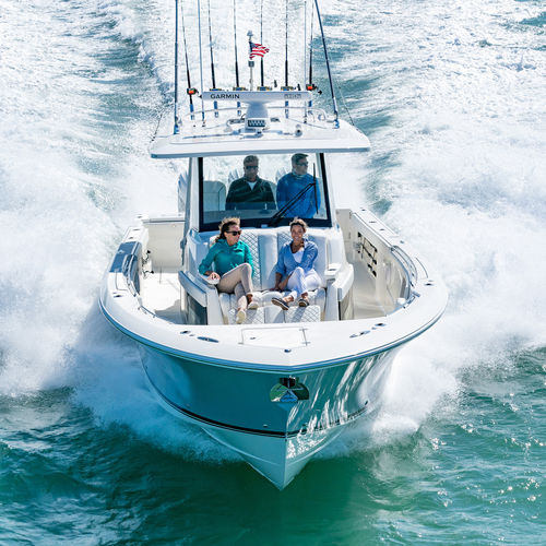 Открытый катер c подвесным мотором - S 378  - Pursuit Boats - трехмоторный / с центральной консолью / спортивный