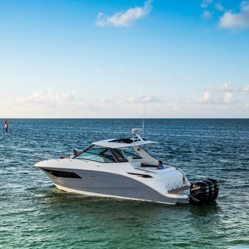 Быстроходный катер c подвесным мотором - SUNDANCER 320 OB - Sea Ray - трехмоторный / с откидным верхом / круизный