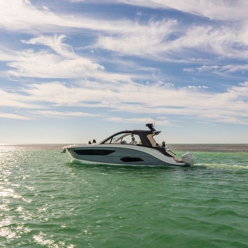 Быстроходный катер c подвесным мотором - SUNDANCER 370 OB - Sea Ray - двухмоторный / хардтоп / с кабиной