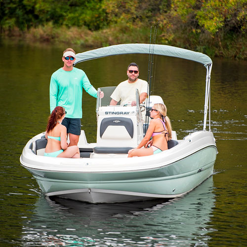 Палубная лодка c подвесным мотором - 206CC - Stingray Boats - для водных лыж / для спортивной рыбалки / макс. 9 человек