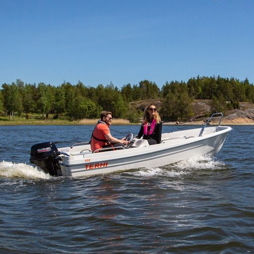 Открытый катер c подвесным мотором - 400 C  - Terhi Oy - с боковой консолью / для водных лыж / для спортивной рыбалки
