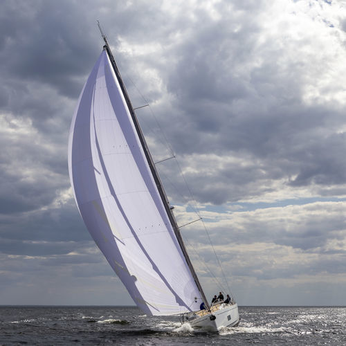 Круизная парусная яхта - 55 - Nautor Swan - 3 каюты / с открытым кокпитом / бушприт