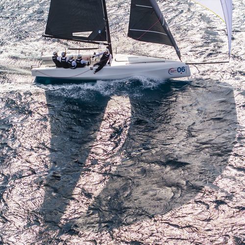 Гоночный парусник - ClubSwan 28 - Nautor Swan - однотипный / с подъемным килем / бушприт