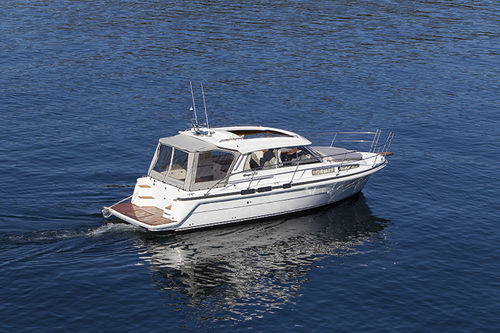 Быстроходный катер с внутренним мотором - SAGA 320 SUNTOP - Saga boats - хардтоп