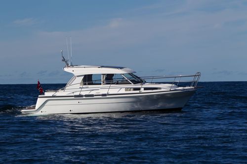 Быстроходный катер с внутренним мотором - SAGA 325 - Saga boats - дизельный / хардтоп