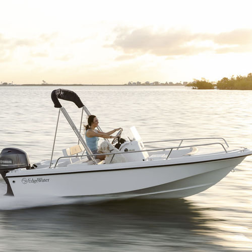 Открытый катер c подвесным мотором - 158 CS - EdgeWater Power Boats - с центральной консолью / макс. 6 человек / солнечная ванна