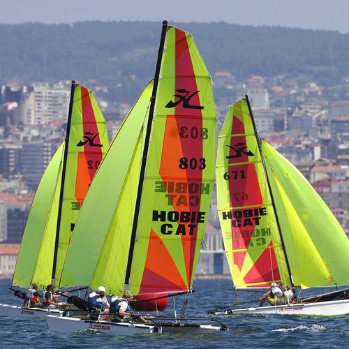 Спортивный катамаран для регаты - Hobie Cat USA - для обучения / двухместный / с одной трапецией