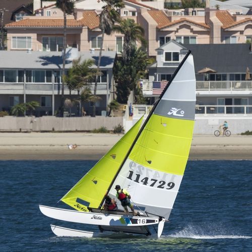 Спортивный катамаран для регаты - Hobie Cat USA - одиночный / с одной трапецией / из полиэстера