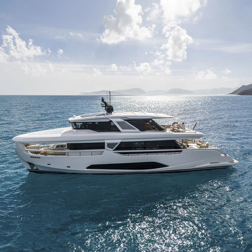 Круизная моторная яхта - INFYNITO 90  - Ferretti Yachts - траулер / с рулевой рубкой / 4 каюты