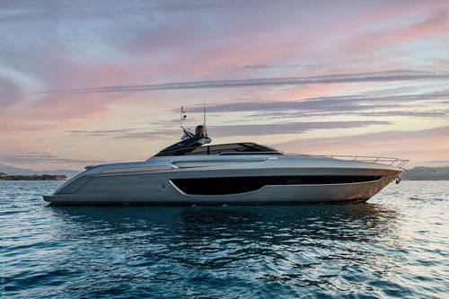 Круизная моторная яхта - 76' BAHAMAS SUPER - Riva - открытая / с двойной консолью / V-образный привод
