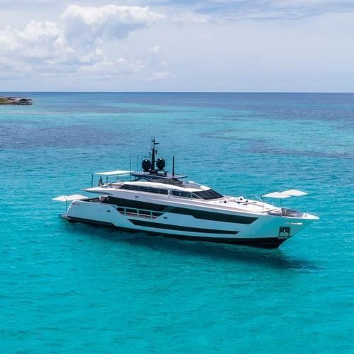 Круизная супер-яхта - 120' - Custom Line Yacht - с флайбриджем / 5 кают / PRV