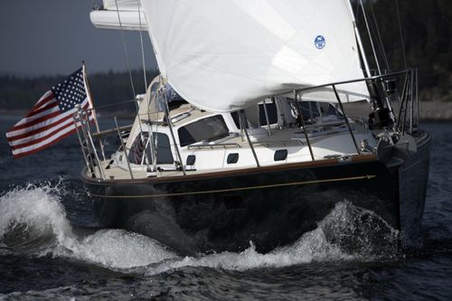 Крупный круизный парусник - 45 RS - Morris Yachts - гоночный / 2 каюты / с приподнятой рулевой рубкой