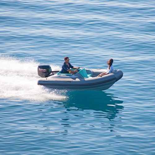 Надувная лодка c подвесным мотором - CAYMAN ONE Luxury - Ranieri International - полужесткая / с боковой консолью / открытая