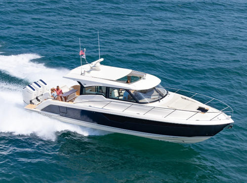 Быстроходный катер c подвесным мотором - 48LE - Tiara Yachts - трехмоторный / хардтоп / спортивный